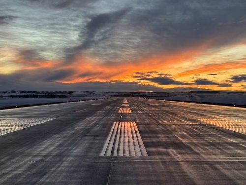 RUNWAY-25